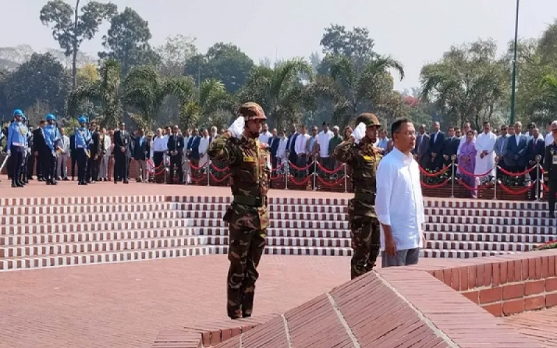 সাভারে শহীদদের প্রতি শ্রদ্ধা জানালেন প্রধানমন্ত্রী তারেক রহমান
