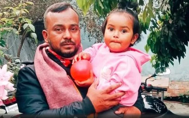 রাজবাড়ীতে বজ্রপাতে প্রাণ গেল বাবার, অলৌকিকভাবে বেঁচে গেল কোলে থাকা শিশু কন্যা